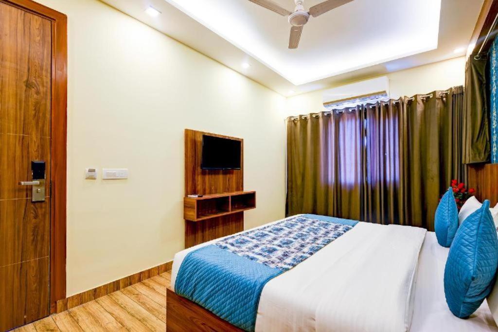 Hotel Rosewood Near Delhi Airport 新德里 外观 照片